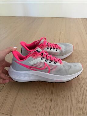 Excellent Condition Nike Women’s Air Zoom Pegasus 39 Running Shoes Size 8